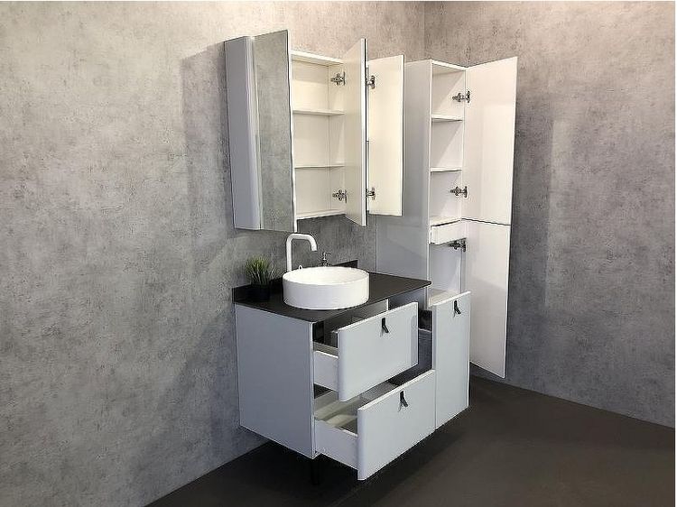 Зеркальный шкаф Comforty Сорренто 90 00-00001968 Светло серый