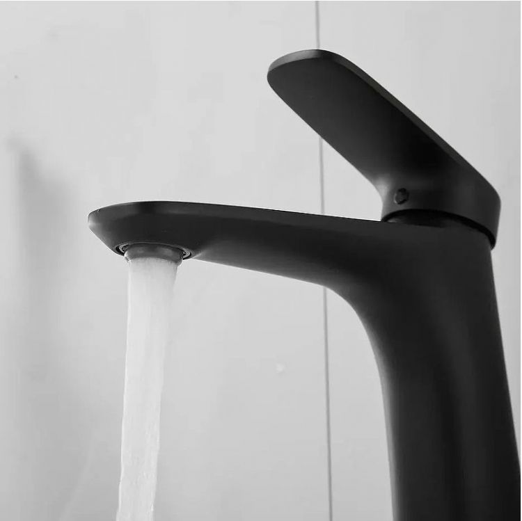 Смеситель для раковины Shevanik S8501H цвет Черный Смеситель для раковины Shevanik S8501H цвет Черный