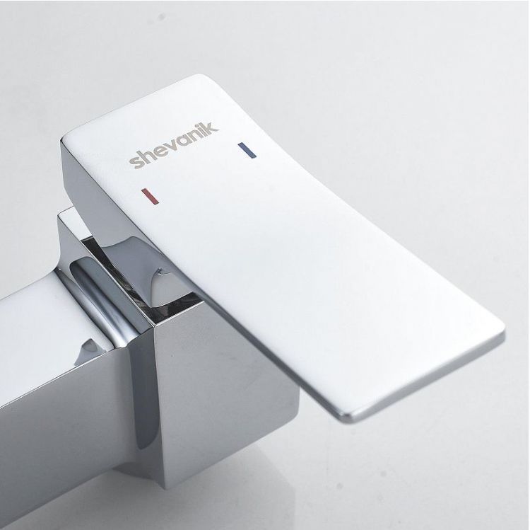 Смеситель для ванны Shevanik S4002 цвет Хром Смеситель для ванны Shevanik S4002 цвет Хром