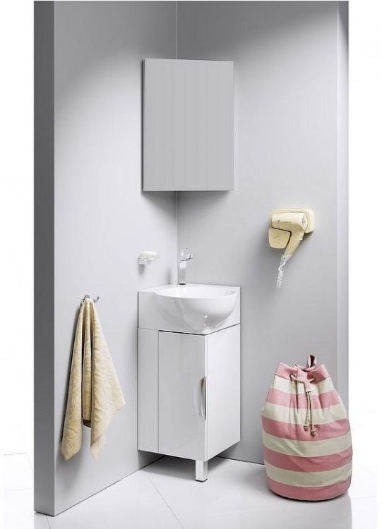 Зеркальный шкаф Aqwella Рио 35 Rio.04.33 угловой Белый Зеркальный шкаф Aqwella Рио 35 Rio.04.33 угловой Белый