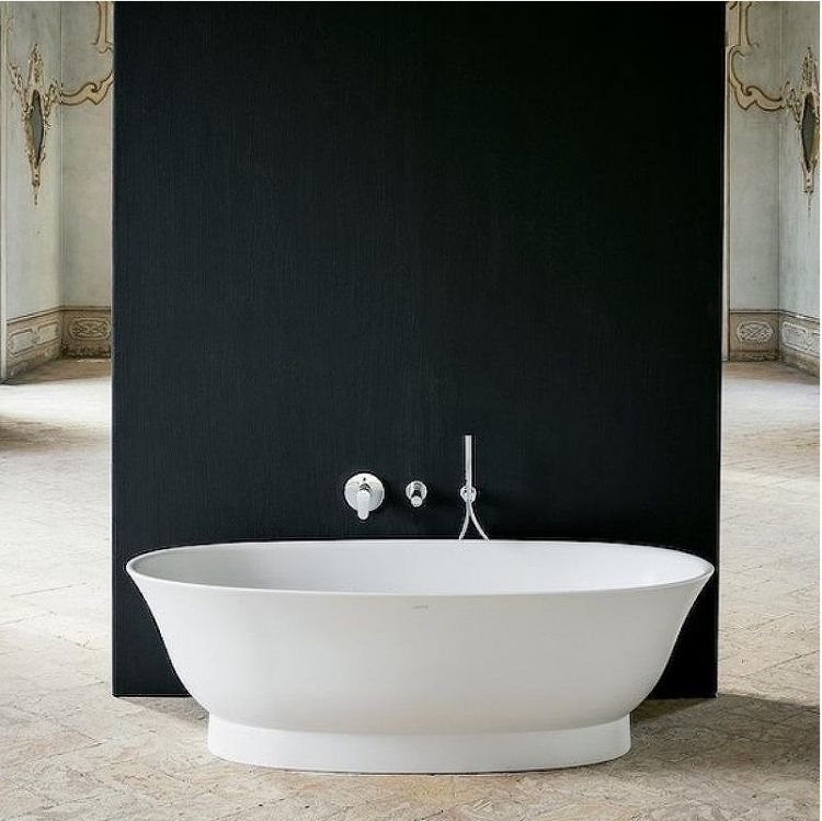 Ванна из искусственного камня Laufen New Classic 190x90 2.2085.2.000.000.1 без гидромассажа Ванна из искусственного камня Laufen New Classic 190x90 2.2085.2.000.000.1 без гидромассажа