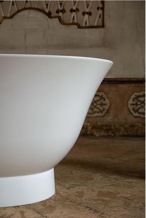 Ванна из искусственного камня Laufen New Classic 190x90 2.2085.2.000.000.1 без гидромассажа Ванна из искусственного камня Laufen New Classic 190x90 2.2085.2.000.000.1 без гидромассажа