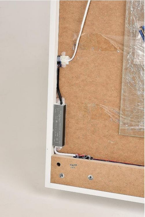 Зеркальный шкаф Sintesi Corso 60 SIN-SPEC-CORSO-60 с подсветкой Белый с сенсорным выключателем