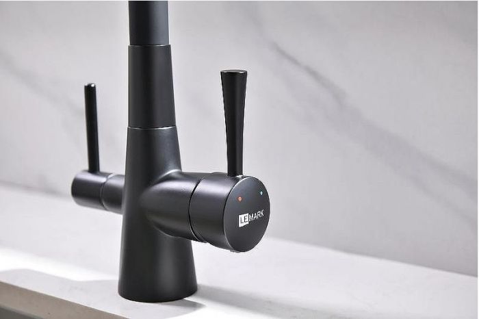 Смеситель для кухни Lemark Comfort LM3075BL Черный