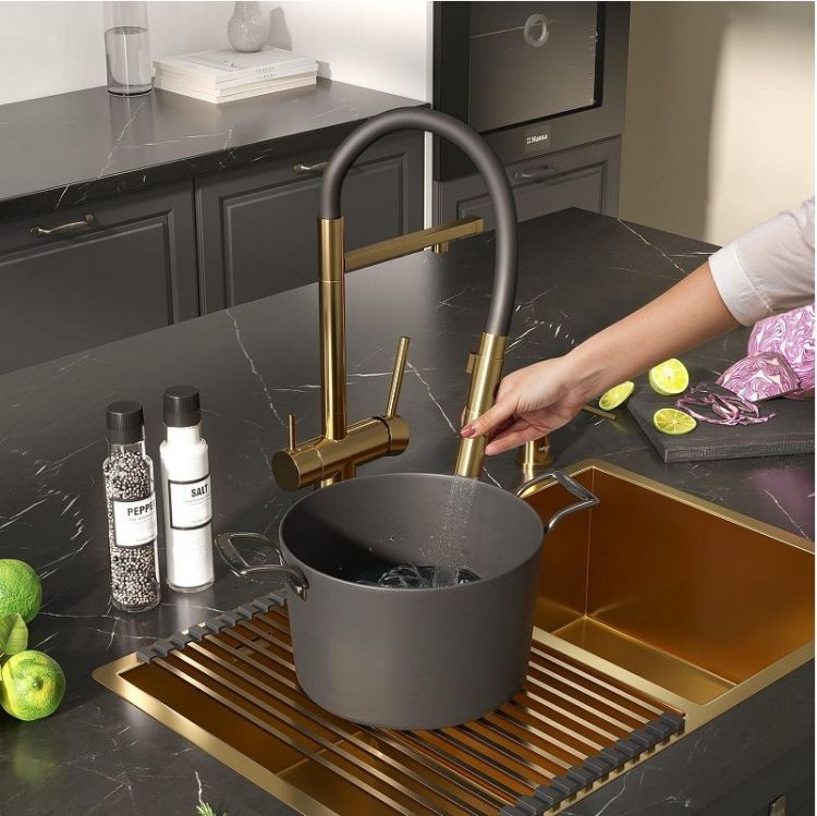 Смеситель для кухни Reflexion Lago RX9901GD цвет Брашированное золото