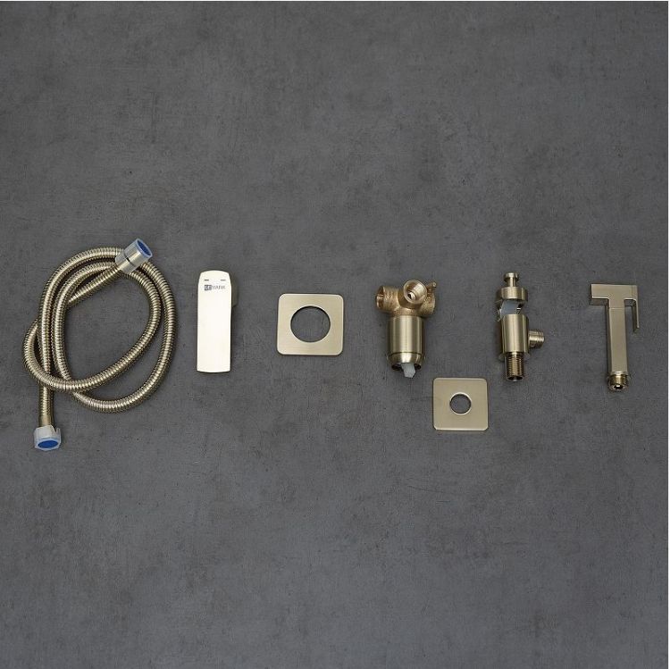 Гигиенический душ со смесителем Lemark Ursus LM7219BG цвет Золото брашированное Гигиенический душ со смесителем Lemark Ursus LM7219BG цвет Золото брашированное