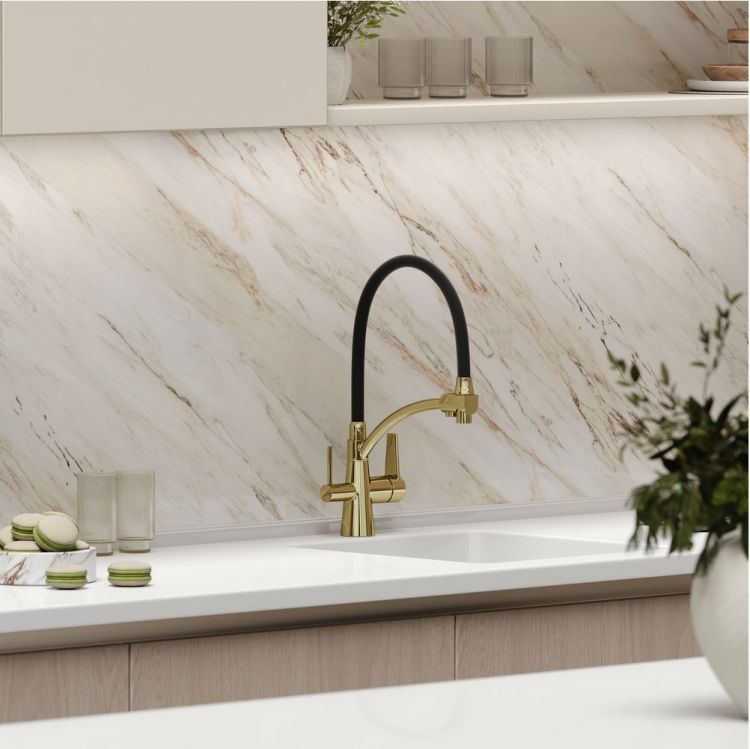 Смеситель для кухни Sancos Eri с гибким изливом, цвет полированное золото/черный, SC4001ZG Смеситель для кухни Sancos Eri с гибким изливом, цвет полированное золото/черный, SC4001ZG