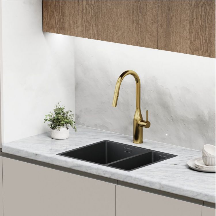 Смеситель для кухни Sancos Grand с вытяжным изливом, цвет брашированное золото, SC4002BG