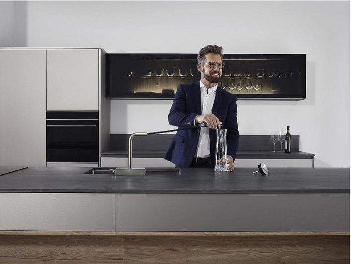 Смеситель для кухни Hansgrohe Aquno Select M81 73830800 Сталь