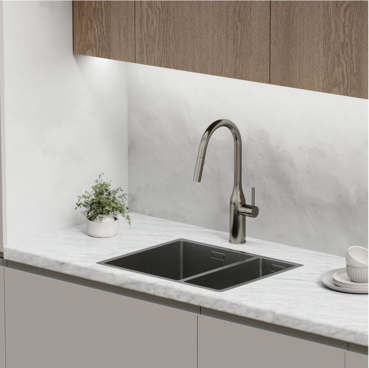 Смеситель для кухни Sancos Grand с вытяжным изливом, цвет вороненая сталь, SC4002GG