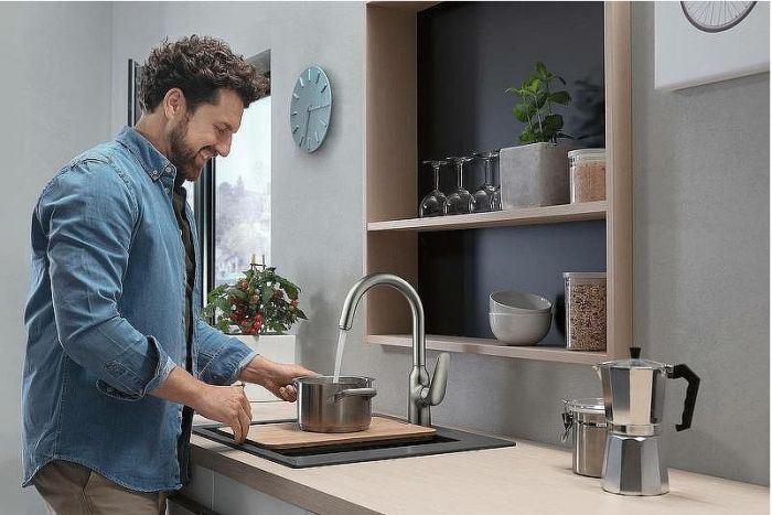 Смеситель для кухни Hansgrohe Focus M421-H220 71802000 Хром