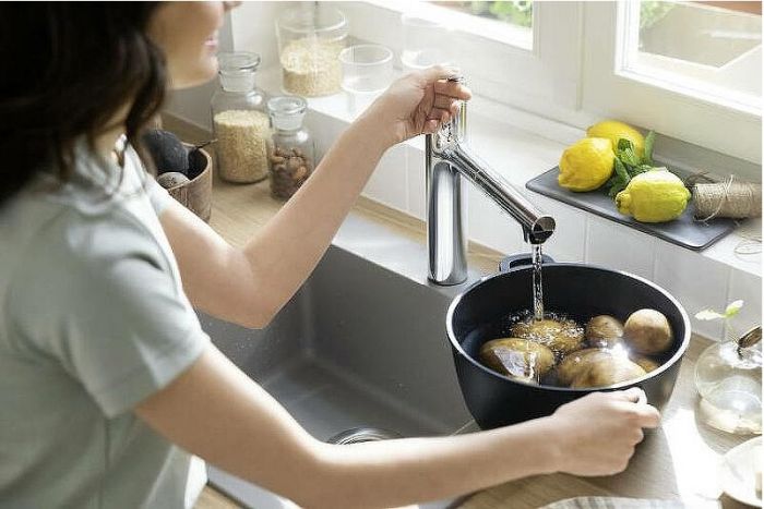 Смеситель для кухни Hansgrohe Zesis M33 74801800 Сталь