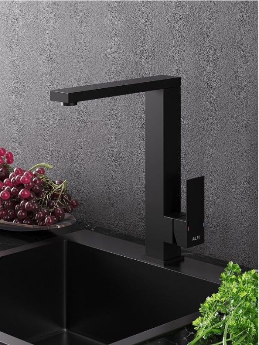 Смеситель для кухни Alfi LF300144 цвет Черный матовый
