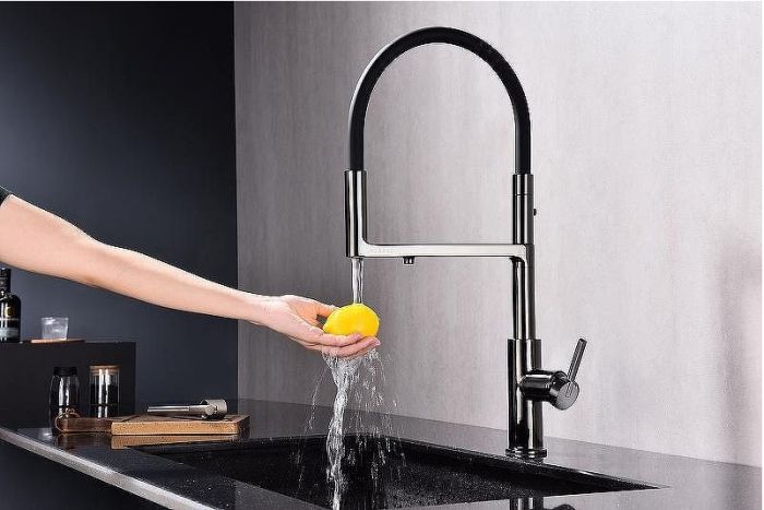 Смеситель для кухни Paulmark Tornado To213402-GB Черный глянцевый