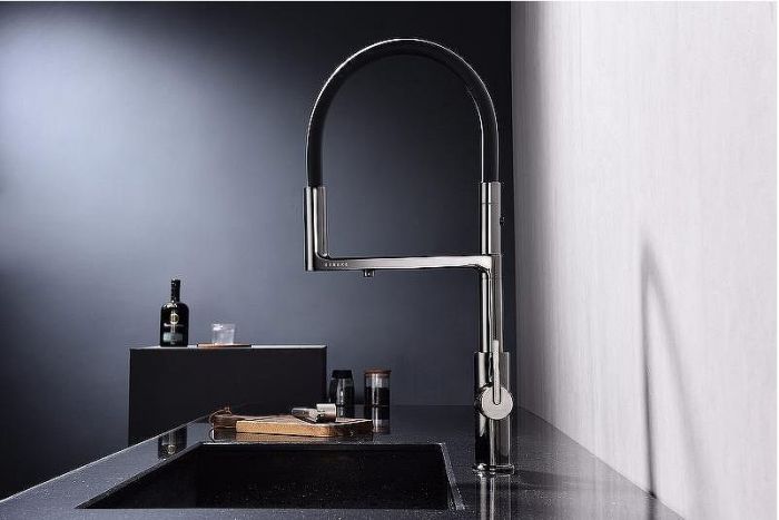 Смеситель для кухни Paulmark Tornado To213402-GB Черный глянцевый