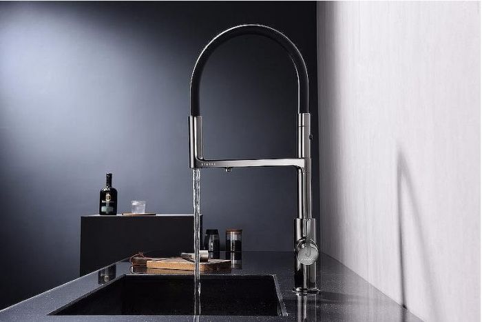 Смеситель для кухни Paulmark Tornado To213402-GB Черный глянцевый