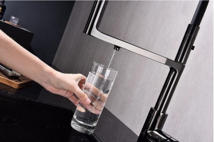 Смеситель для кухни Paulmark Tornado To213402-GB Черный глянцевый