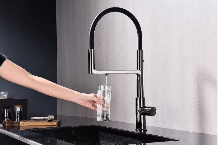 Смеситель для кухни Paulmark Tornado To213402-GB Черный глянцевый