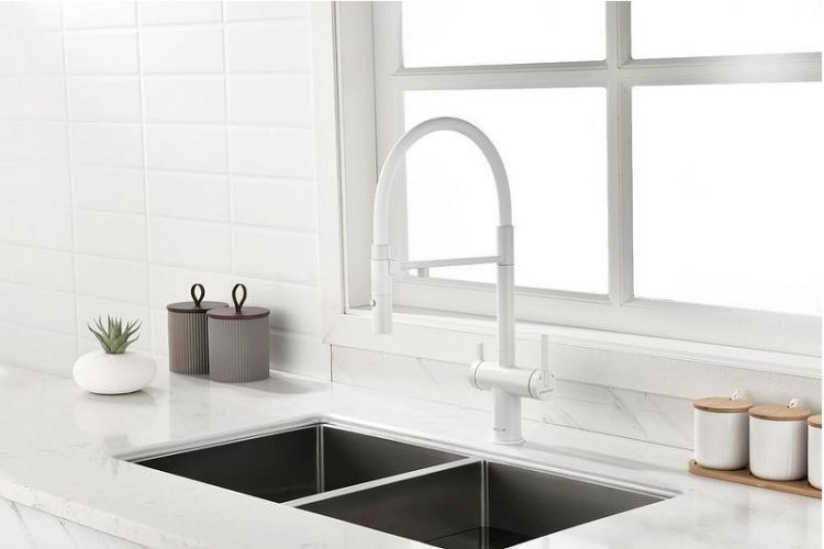 Смеситель для кухни Paulmark Gravity Gr213888-WH Белый матовый Смеситель для кухни Paulmark Gravity Gr213888-WH Белый матовый