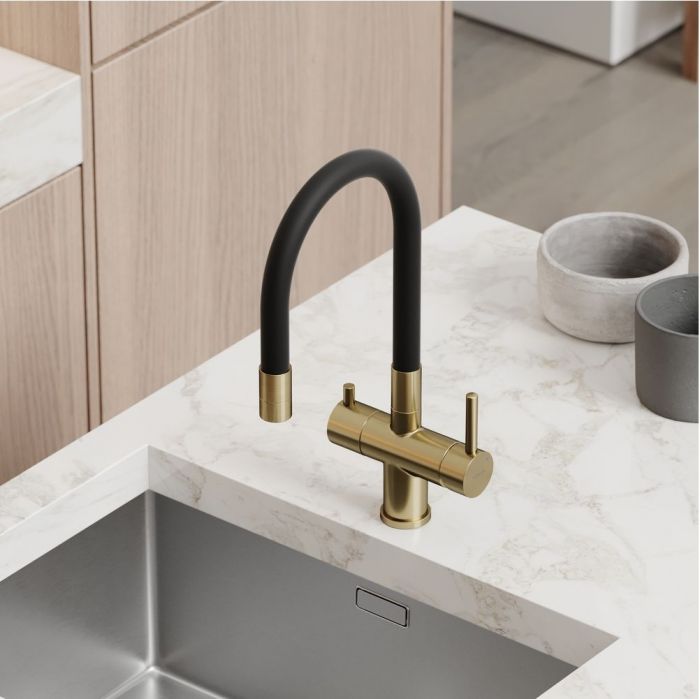 Смеситель для кухни Sancos Lucia с гибким изливом, цвет брашированное золото/черный, SC4004BG