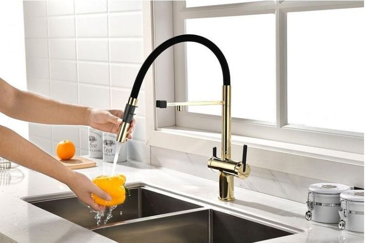 Смеситель для кухни Paulmark Gravity Gr213888-G Золото Смеситель для кухни Paulmark Gravity Gr213888-G Золото