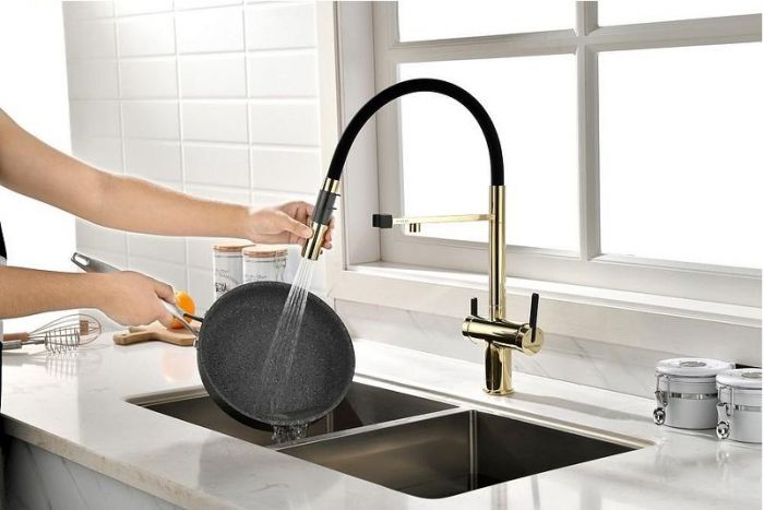 Смеситель для кухни Paulmark Gravity Gr213888-G Золото