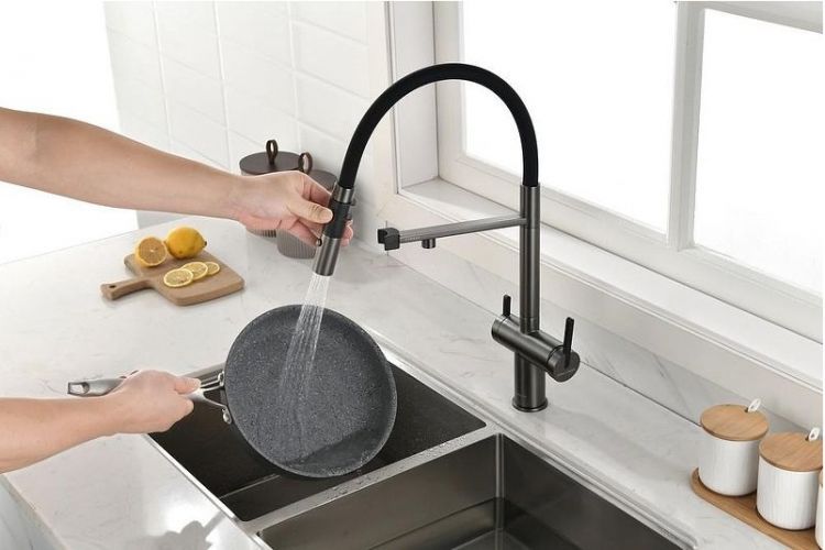 Смеситель для кухни Paulmark Gravity Gr213888-GM Вороненая сталь Смеситель для кухни Paulmark Gravity Gr213888-GM Вороненая сталь