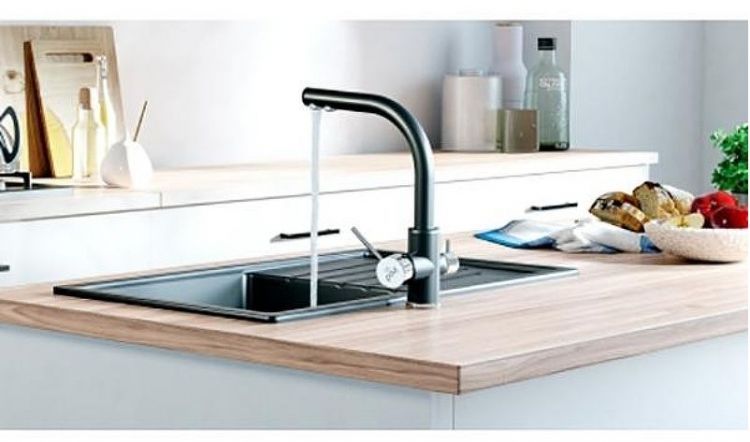 Смеситель для кухни Paulmark Essen Es213011-308 Черный Смеситель для кухни Paulmark Essen Es213011-308 Черный