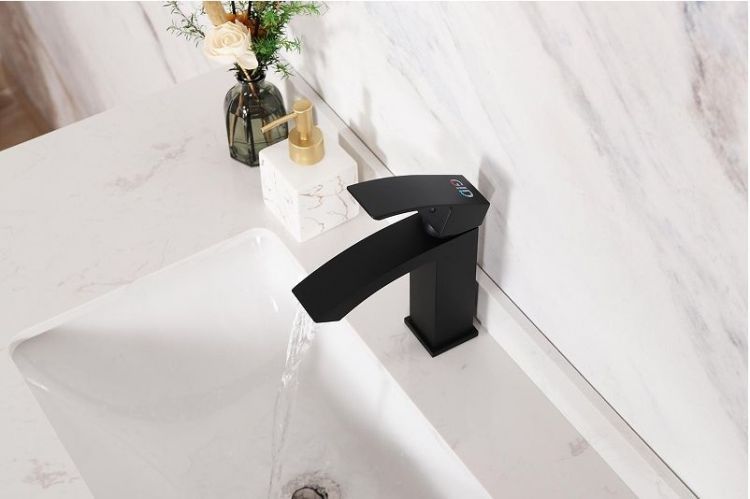 Смеситель для раковины Gid Victoria L120BMK цвет Черный матовый Смеситель для раковины Gid Victoria L120BMK цвет Черный матовый