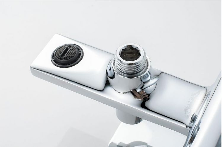 Смеситель для ванны Knotlor Ergofit KN-32 цвет Хром Смеситель для ванны Knotlor Ergofit KN-32 цвет Хром