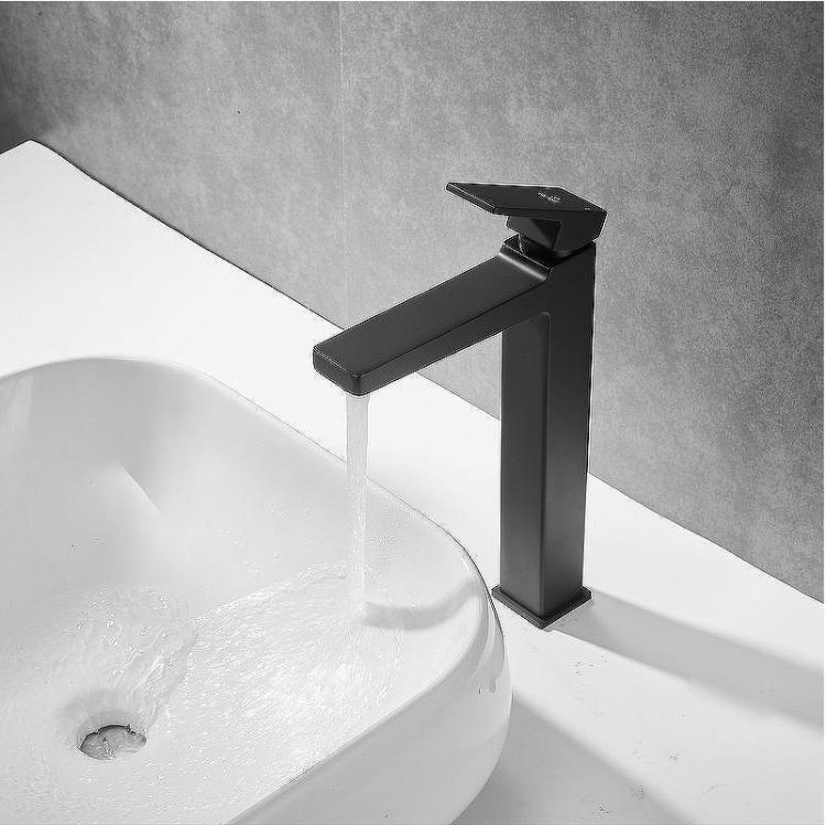 Смеситель для раковины Rose R28H R2811H Черный матовый Смеситель для раковины Rose R28H R2811H Черный матовый