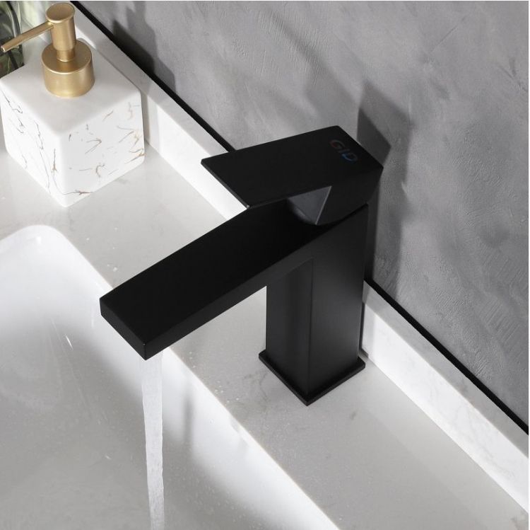 Смеситель для раковины Gid Anchel SS979BMK цвет Черный матовый Смеситель для раковины Gid Anchel SS979BMK цвет Черный матовый