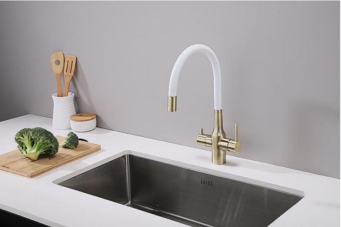 Смеситель для кухни Paulmark Salix Sa213419-BRw Бронза Белый
