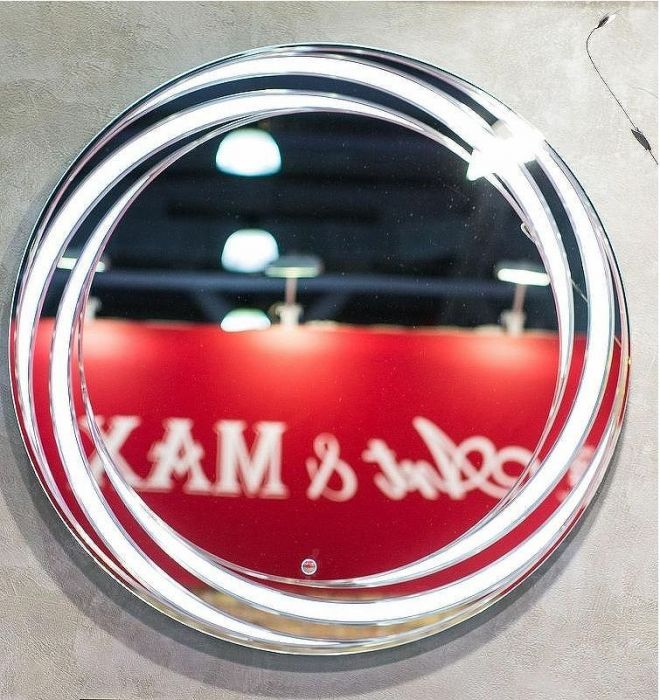 Зеркало Art&Max Romanic AM-Rom-700-700-DS-F с подсветкой с сенсорным выключателем