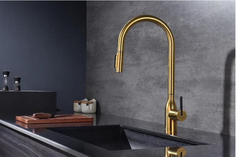 Смеситель для кухни Paulmark Universal Un213880-BG Брашированное золото