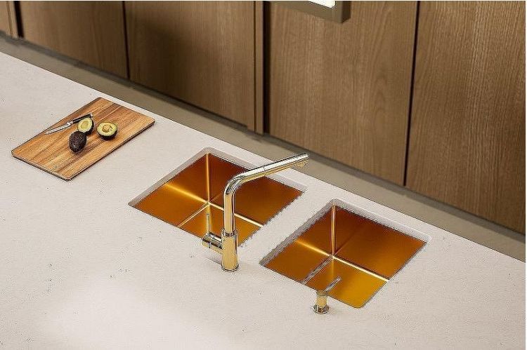 Смеситель для кухни Alveus Zeos P Monarch Bronze 1136503 Бронза Смеситель для кухни Alveus Zeos P Monarch Bronze 1136503 Бронза