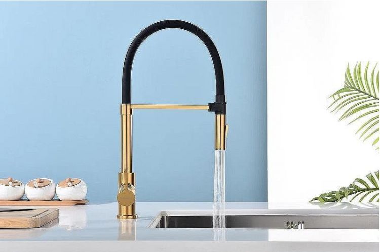 Смеситель для кухни Paulmark Halt Ha214021-BG Брашированное золото Смеситель для кухни Paulmark Halt Ha214021-BG Брашированное золото