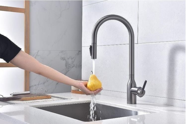 Смеситель для кухни Paulmark Universal Un213880-GM Вороненая сталь Смеситель для кухни Paulmark Universal Un213880-GM Вороненая сталь