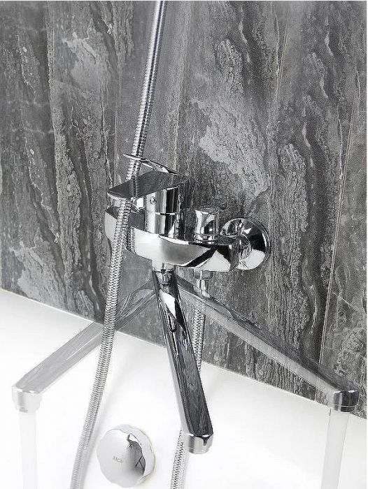 Смеситель для ванны Viko V-4315 универсальный Хром
