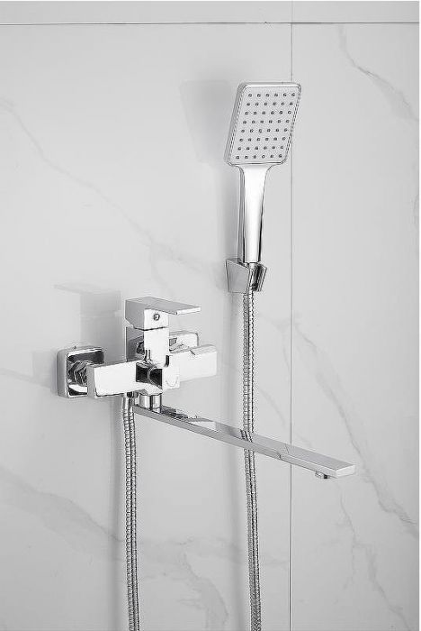 Смеситель для ванны Belz B613 B22613 универсальный Хром