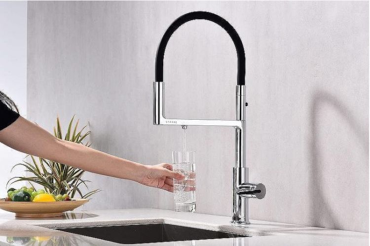 Смеситель для кухни Paulmark Tornado To213402-CR Хром Черный Смеситель для кухни Paulmark Tornado To213402-CR Хром Черный