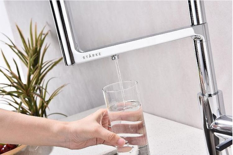 Смеситель для кухни Paulmark Tornado To213402-CR Хром Черный Смеситель для кухни Paulmark Tornado To213402-CR Хром Черный