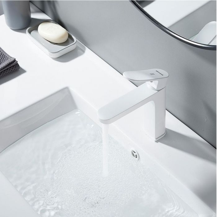 Смеситель для раковины Shevanik S4501C цвет Белый