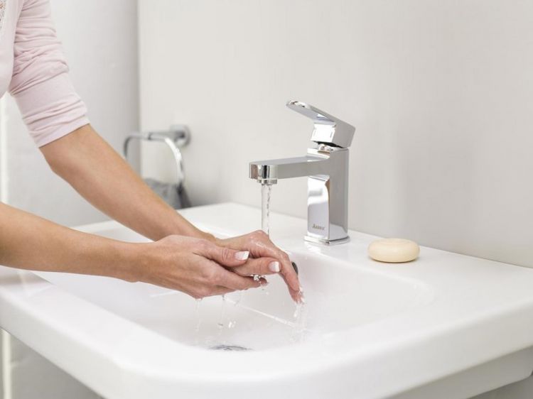 Смеситель для умывальника Ravak Chrome CR 011.00 X070053 Смеситель для умывальника Ravak Chrome CR 011.00 X070053