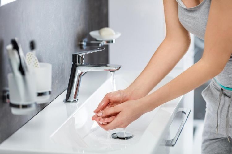 Смеситель для умывальника Ravak Classic CL 011.00 X070081 Смеситель для умывальника Ravak Classic CL 011.00 X070081