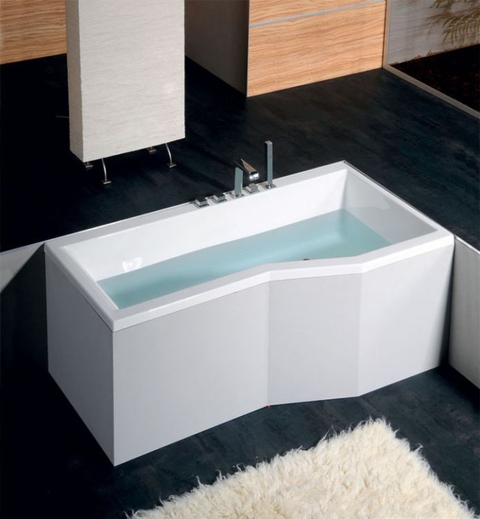 Versys R асимметричная_панельpn.jpg Versys R асимметричная_панельpn.jpg