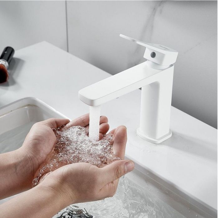 Смеситель для раковины Raffine F0199C цвет Белый