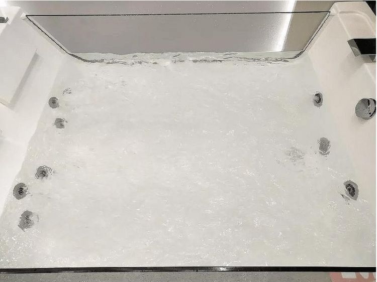 Акриловая ванна Ceruttispa 170x120 C-454A 9958 с гидромассажем Акриловая ванна Ceruttispa 170x120 C-454A 9958 с гидромассажем