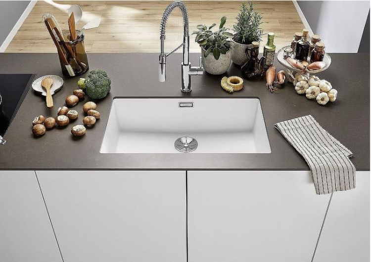 Кухонная мойка Blanco Subline 700-U 523446 Белая