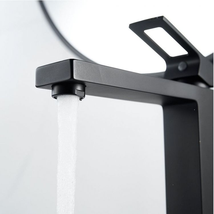 Смеситель для раковины Raffine F1196H цвет Черный